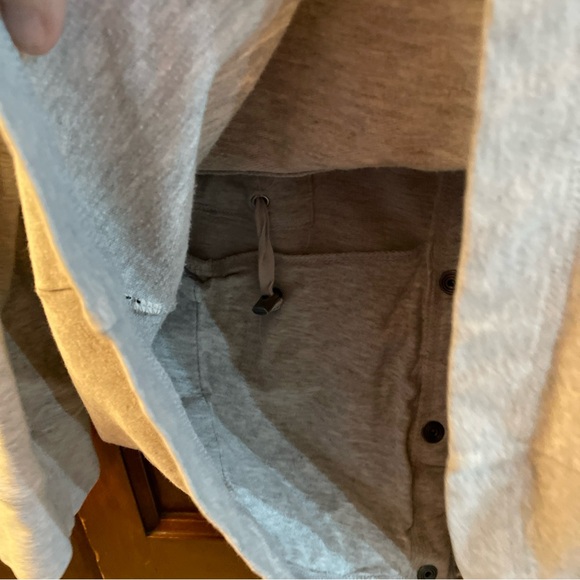 L.L. Bean Women's Gray Sweatshirt Drawstring Cinch Waist Hooded L PET 296938 - Picture 6 of 8